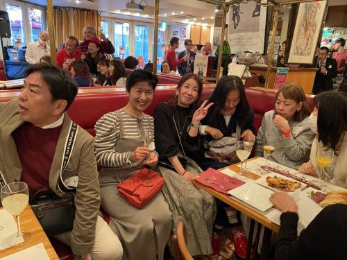 0ACEA879-FB7A-49D8-BDDA-72CDC2EE8BDB 0