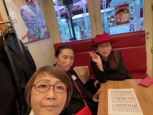 B6F59819-3F04-4DB6-A4E3-03362BB90C2E 0